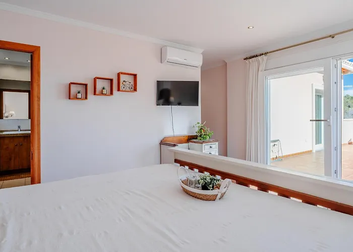 Ty Croeso-entire With Sea View *