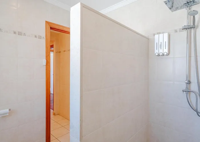 Ty Croeso-entire With Sea View Habitación en casa particular