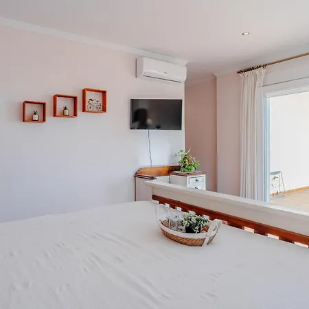 Ty Croeso-entire With Sea View *